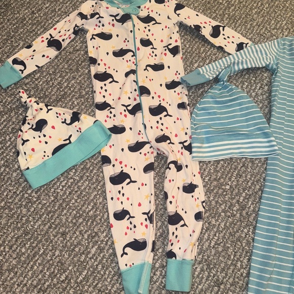 Hanna Andersson zipped sleepers and hats - Picture 2 of 3